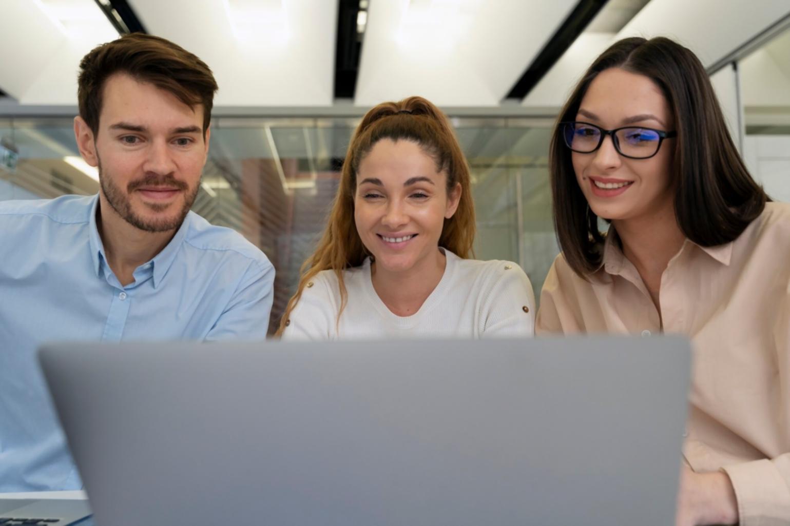 Session de travail en groupe sur analyse de portefeuille
